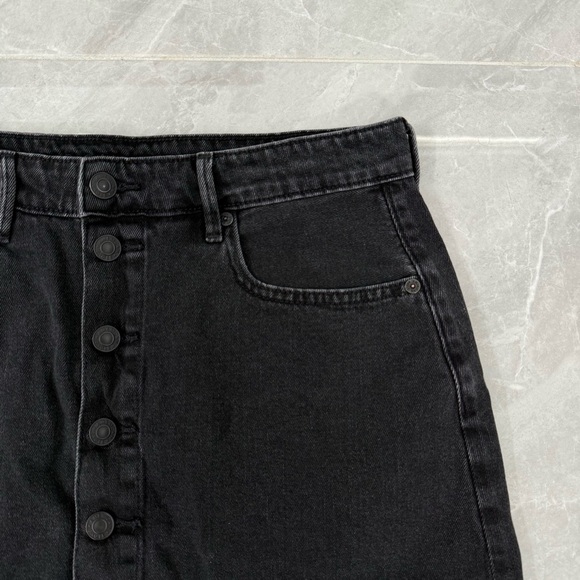 Women’s American Eagle Super Hi Rise A-Line Button Up Black Denim Skirt Size 8 - Picture 2 of 15